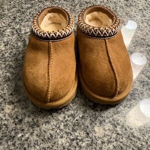 Toddler Ugg Tasman slippers
